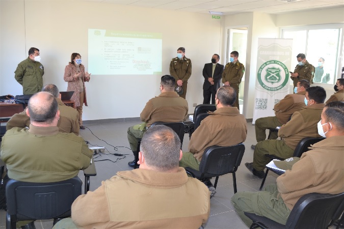 In&eacute;s Rojas expuso ante funcionarios policiales de distintos destacamentos de la provincia de Limar&iacute;.