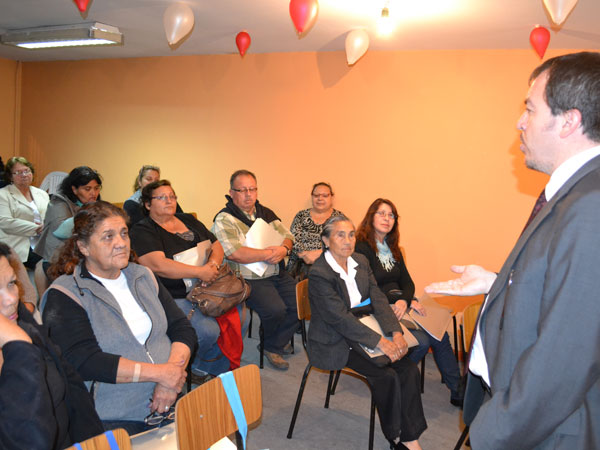 Los dirigentes vecinales de Arica mostraron mucho inter&eacute;s en la exposici&oacute;n de Claudio G&aacute;lvez, pero tambi&eacute;n fueron muy cr&iacute;ticos.