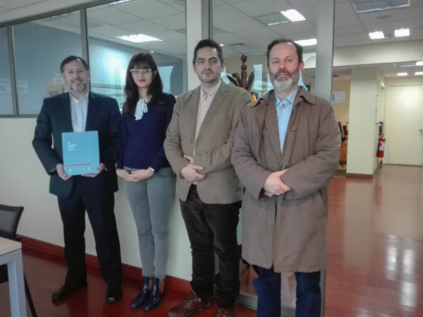 El INDH entreg&oacute; a los profesionales de la Defensor&iacute;a su informe anual de derechos humanos en Chile.