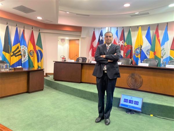 El defensor p&uacute;blico Octavio Suf&aacute;n, poco antes de iniciar ayer sus alegatos en San Jos&eacute; (Costa Rica).