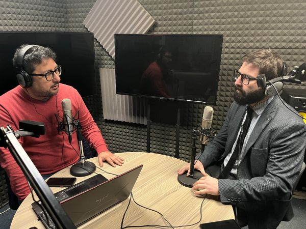 Un distendido di&aacute;logo se gener&oacute; durante la entrevista a Humberto Serri en UFRO Radio.