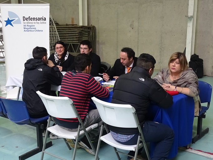 Muy concurrido estuvo el m&oacute;dulo de la Defensoria de Magallanes en la plaza de justicia.