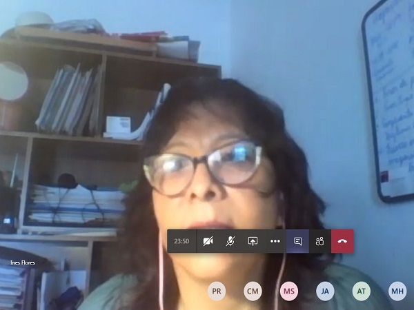 La facilitadora intercultural In&eacute;s Flores Huanca explic&oacute; las caracter&iacute;sticas de la cultura ind&iacute;gena de la zona.