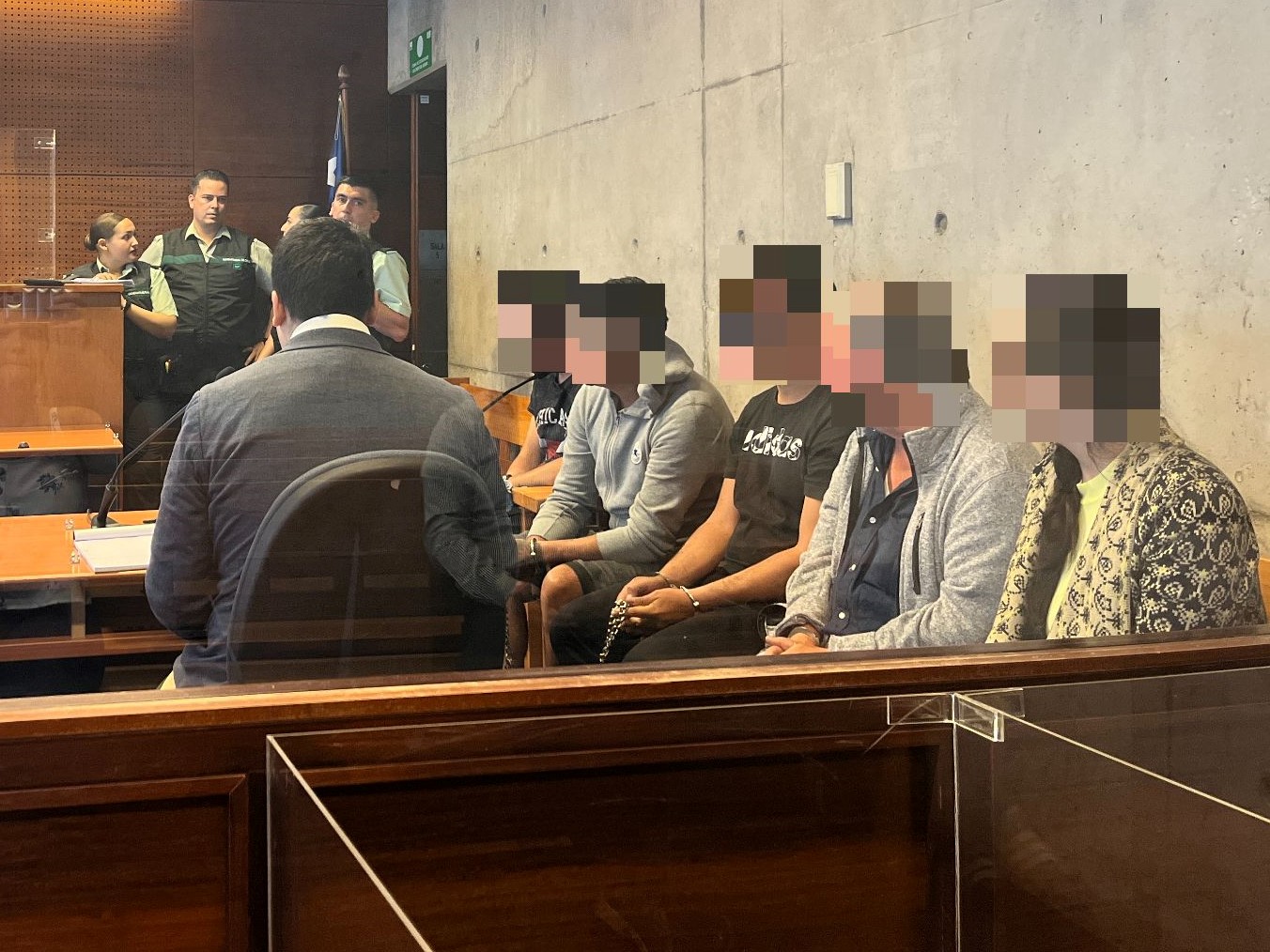 Imputados junto al defensor Rodrigo Madariaga.