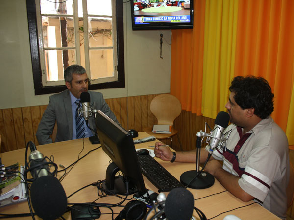 Ra&uacute;l Palma (izquierda) fue entrevistado por Mauricio Guerrero para el programa "Central de Noticias", de radio Amiga.