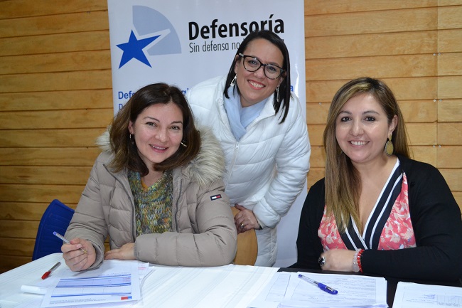 En el Centro Penitenciario Femenino de Temuco las defensoras p&uacute;blicas Leila Gittermann, Michelle Petit-Laurent y Andrea Hunter.