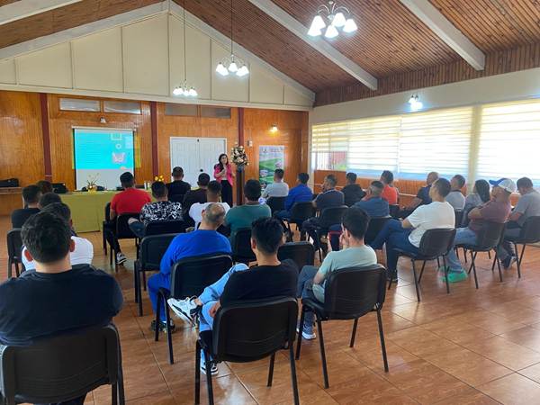 Una activa participaci&oacute;n tuvieron los 27 internos del CET de Punta de Parra, en Tom&eacute;. 