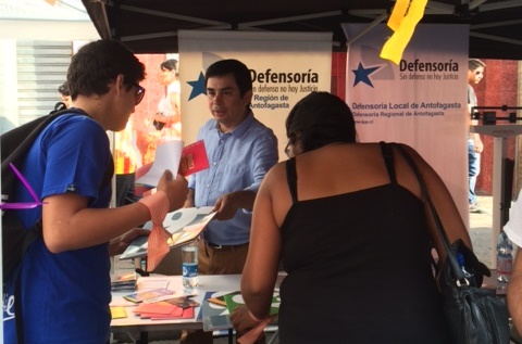 El Defensor Local Jefe de Antofagasta y el asesor juridico (S) participaron en el "Festival Antofagasta somos tod@s".