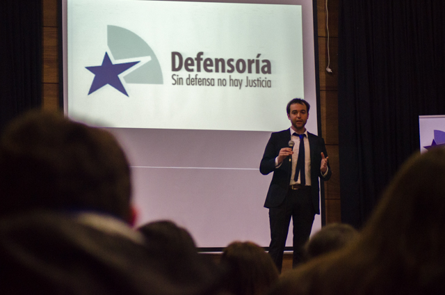 El defensor p&uacute;blico Cristian Rozas expuso sobre los derechos de los adolescentes.