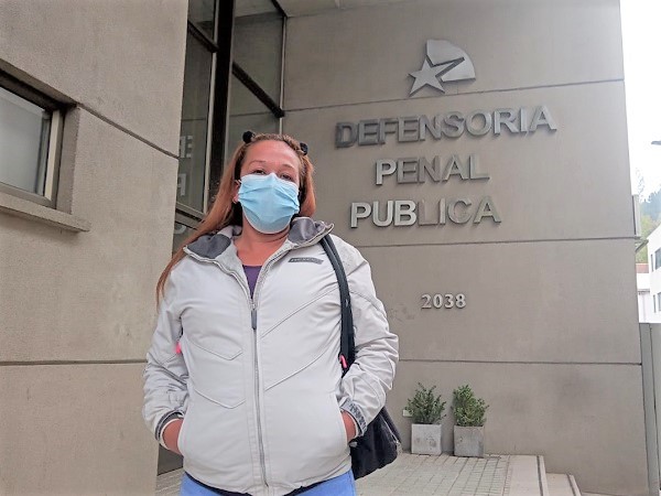 Jesenia Mancilla abandon&oacute; las oficinas de Defensor&iacute;a Regional del Biob&iacute;o con la esperanza de dejar atr&aacute;s a&ntilde;os de violencia y maltrato.  
