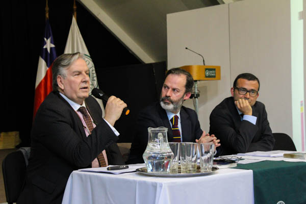 Los expositores destacaron la importancia de controlar la aplicaci&oacute;n del est&aacute;ndar por los intervinientes.