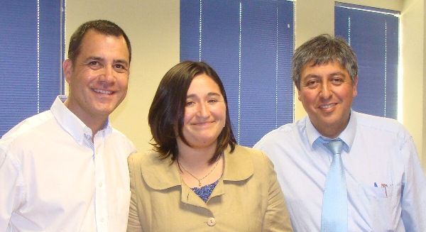 La nueva Seremi de Justicia de O&acute;Higgins,Yosselin Moyano, cuando recibi&oacute; el premio a la mejor defensora licitada de 2013.