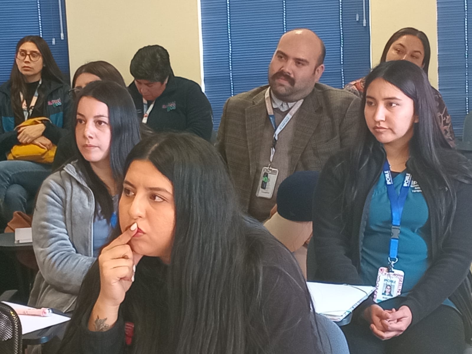 En total, 35 funcionarios de servicios p&uacute;blicos y ONG's participaron en la charla.