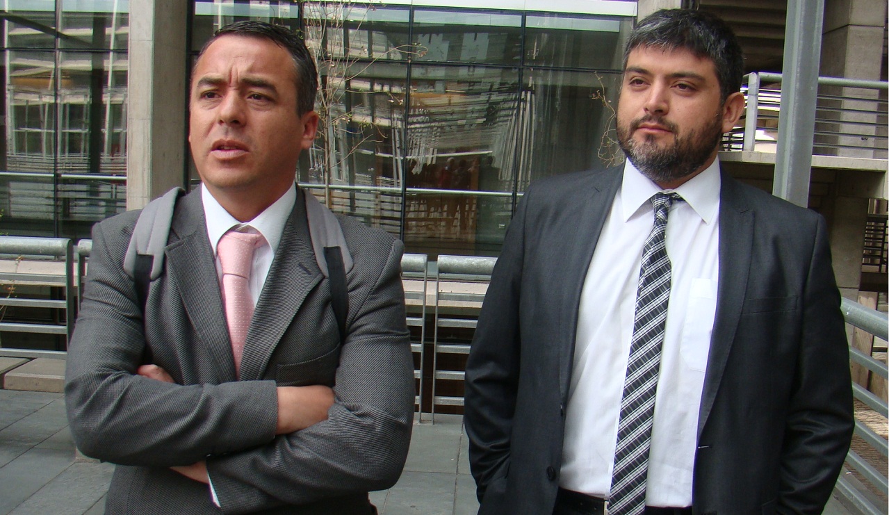 Mario Palma -defensor p&uacute;blico de Ana Mar&iacute;a Vargas- junto a Irving Rodr&iacute;guez, nuevo abogado particular de Juan Manuel Romeo en el caso Hijitus. 