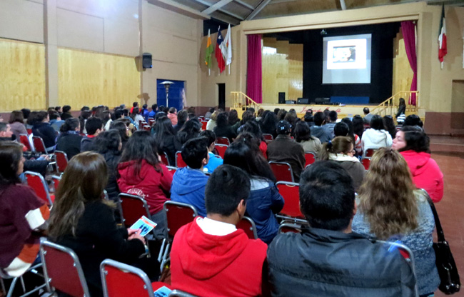M&aacute;s de 150 personas participaron de Charla sobre Proyecto Inocentes en Liceo de Requ&iacute;&shy;noa.