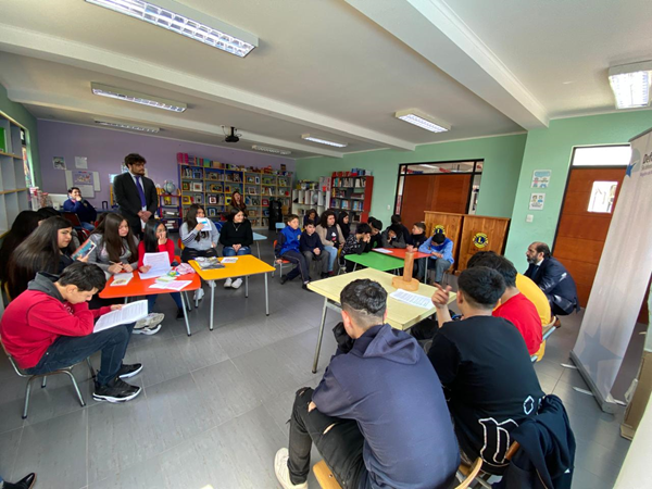 Las y los estudiantes participaron con gran entusiasmo y compromiso en las tres jornadas del 'Tribunal de j&oacute;venes'.