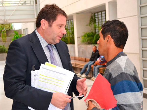 Defensor p&uacute;blico Marco Jur&iacute;n