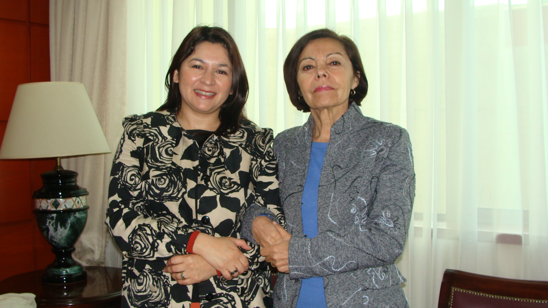 La Defensora Regional  de Antofagasta Loreto Flores Tapia visit&oacute; a la Presidenta de la Corte de Apelaciones, Laura Soto Torrealba.
