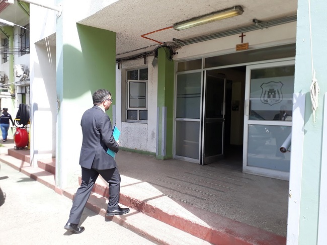 El defensor penal juvenil Eugenio S&aacute;ez convers&oacute; con cinco j&oacute;venes privados de libertad.