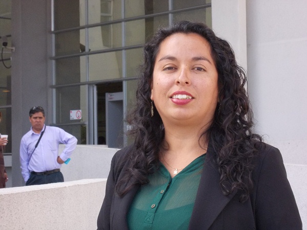 La defensora penal p&uacute;blica Marta Vallejos, captada a la salida de los tribunales.
