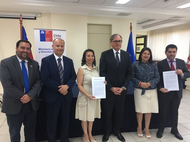 La Defensora Regional de Antofagasta destac&oacute; la relevancia de este nuevo protocolo para adolescentes.