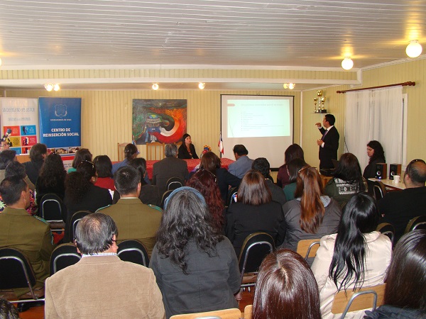 M&aacute;s de 50 personas de distintas reparticiones p&uacute;blicas participaron en el seminario sobre interculturalidad y derechos humanos en Ca&ntilde;ete.