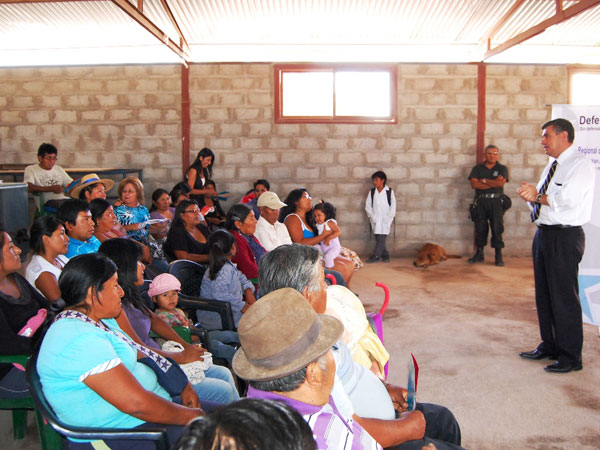 Alto inter&eacute;s provoc&oacute; la charla del Defensor Regional de Tarapac&aacute;, Marco Montero, en una sede vecinal de Pozo Almonte.