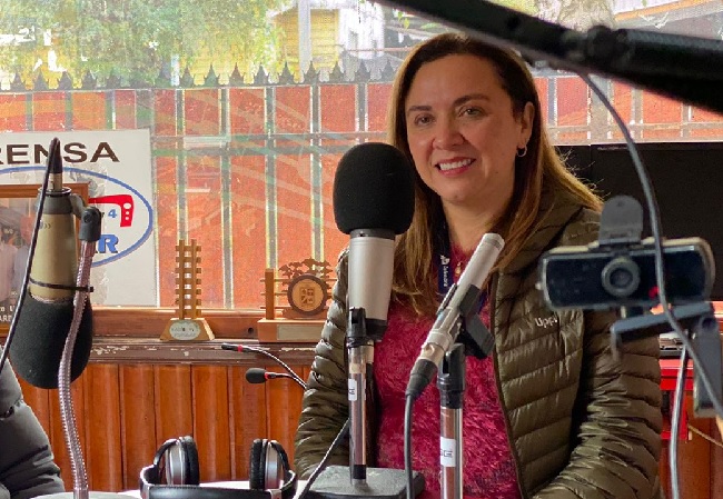 La directora administrativa de la Defensor&iacute;a de &Ntilde;uble entrevistada en radio "Popular" de Coihueco sobre el "Proyecto Inocentes".