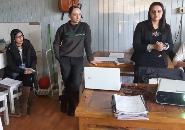 La dupla del programa de defensa penitenciaria se reuni&oacute; con internos condenados del CET de Valle Verde.
