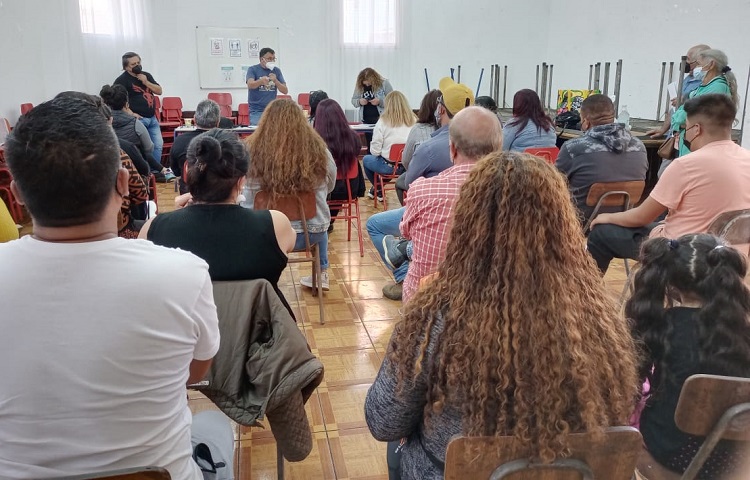 Los familiares de condenados rechazados por la Comisi&oacute;n de Libertad Condicional se reunieron con el Defensor Regional y coordinador penitenciario