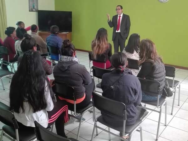 Un total de 20 mujeres imputadas extranjeras privadas de libertad participaron en la charla.