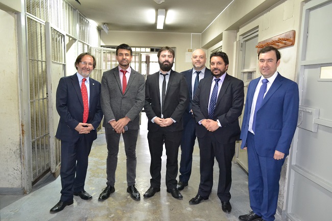 El grupo de defensores penales p&uacute;blicos que asisti&oacute; a la inauguraci&oacute;n de la nueva sala de entrevistas.