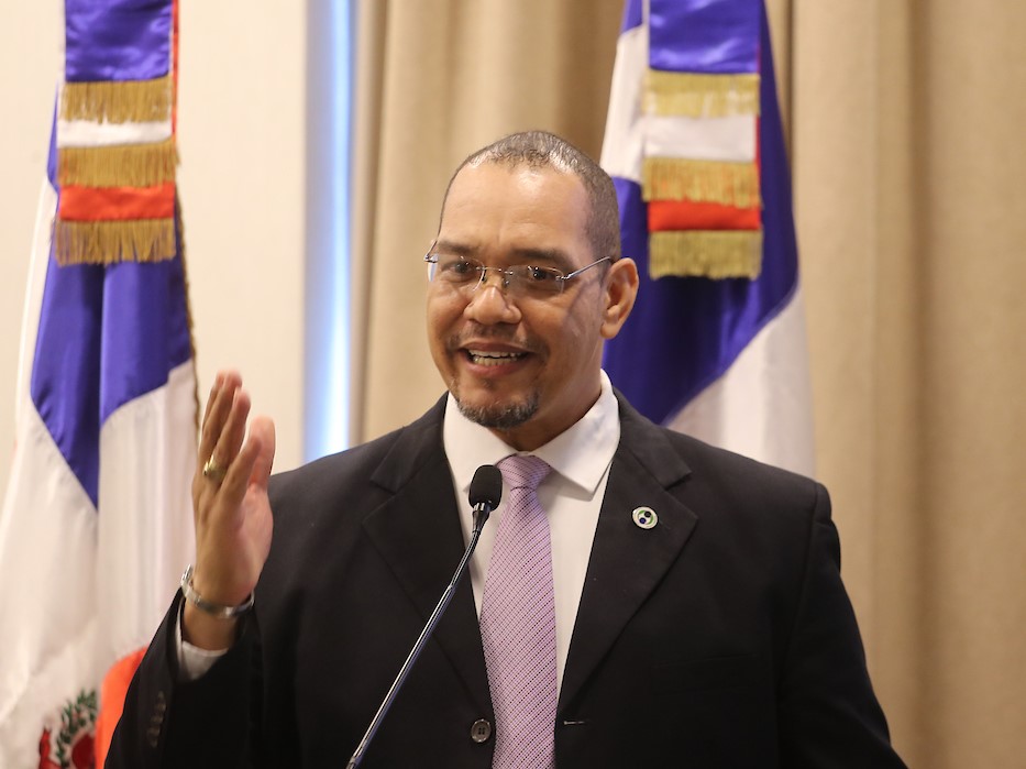 En julio de 2019, un equipo de la Defensor&iacute;a capacit&oacute; a defensores p&uacute;blicos de Rep&uacute;blica Dominicana. Rodolfo Valent&iacute;n Santos present&oacute; la iniciativa.