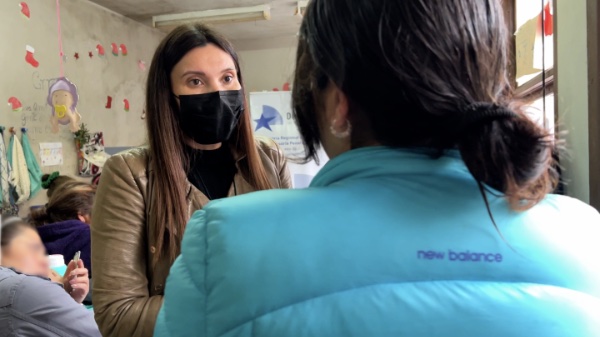 Macarena Ag&uuml;ero logr&oacute; que el Juzgado de Garant&iacute;a de Puerto Montt sustituyera la pena de una mujer con un hijo de 3 meses.