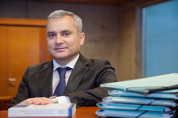 El defensor nacional dijo que mantienen la decisi&oacute;n de perfeccionar el sistema de defensor&iacute;&shy;a mixta, que hasta ahora ha funcionado bien.