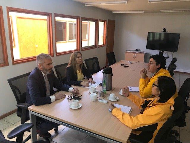 (Foto de archivo) Los equipos directivos de la Defensor&iacute;a Regional y del INDH abordaron la situaci&oacute;n de contingencia en Atacama.
