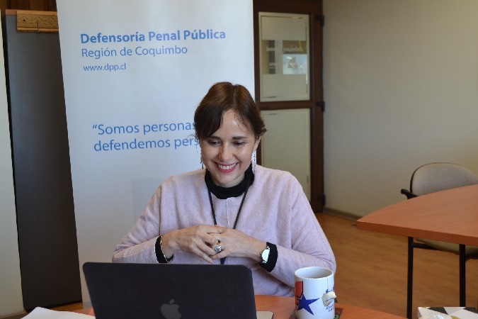 V&iacute;a on-line se conect&oacute; la Defensora Regional de Coquimbo con los estudiantes.