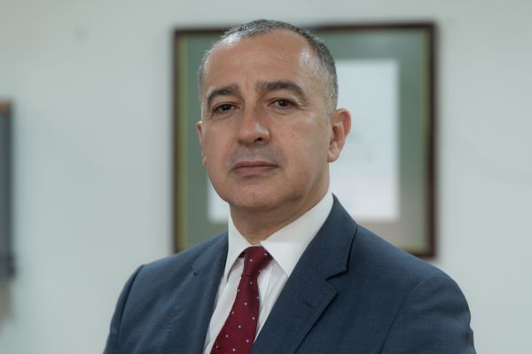 El Defensor Regional de Arica y Parinacota, Sergio Zenteno Alfaro.