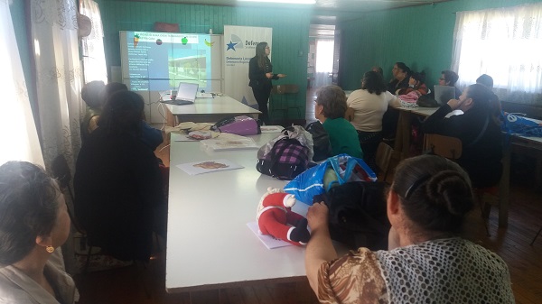 Una activa participaci&oacute;n tuvieron las 18 mujeres que conocieron el trabajo de la defensa ind&iacute;gena en Ca&ntilde;ete.