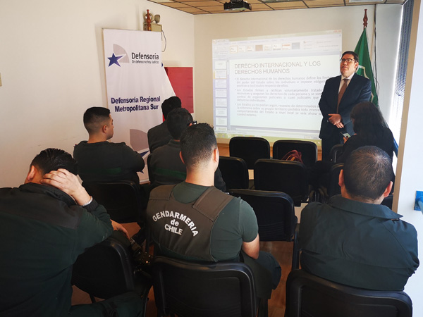 El abogado Mauricio Badilla, coordinador de defensa penitenciaria de la DRMS, fue uno de los monitores de las &uacute;ltimas capacitaciones.