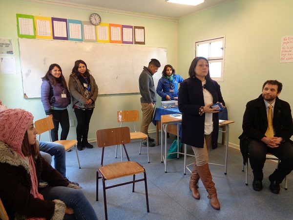 Durante la charla el defensor p&uacute;blico y la trabajadora social respondieron a todas las consultas de los j&oacute;venes privados de libertad.