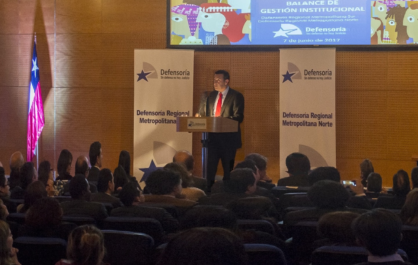 El Defensor Regional Carlos Mora dijo en su balance anual que no se deben hacer pol&iacute;ticas de seguridad p&uacute;blica por la mera sensaci&oacute;n de inseguridad.