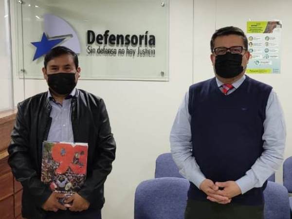 El alcalde de Colchane (izquierda) y el Defensor Regional de Tarapac&aacute;.