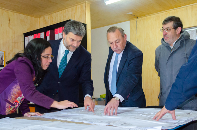 El Defensor Regional, Erwin Neumann expone el avance de las obras