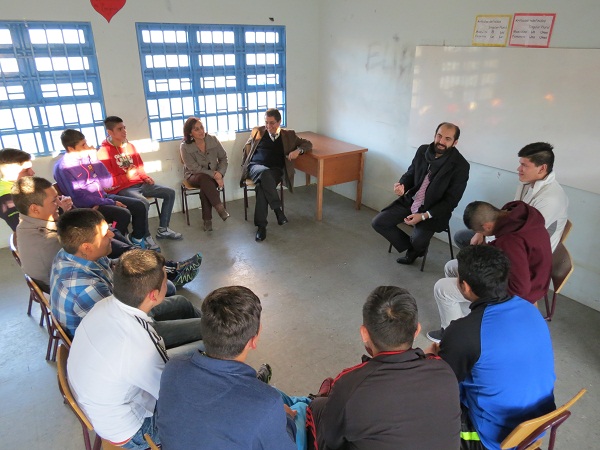 Los profesionales de la Defensor&iacute;a Regional del Maule se reunieron con 12 j&oacute;venes privados de libertad.