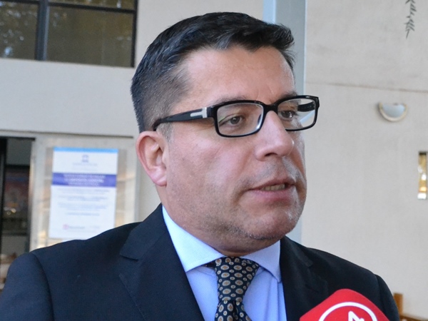 El Defensor Regional de Tarapac&aacute;, Gabriel Carri&oacute;n Calder&oacute;n.