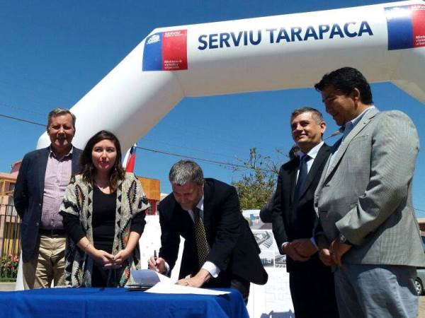 La transferencia del terreno se firm&oacute; en un sencillo acto realizado en el mismo sitio.