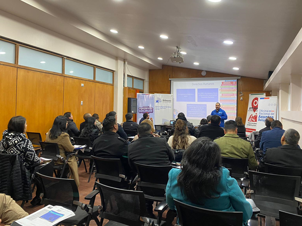 Cerca de 30 representantes de organizaciones que trabajan con grupos vulnerables participaron en el encuentro con la Defensor&iacute;a del Biob&iacute;o.