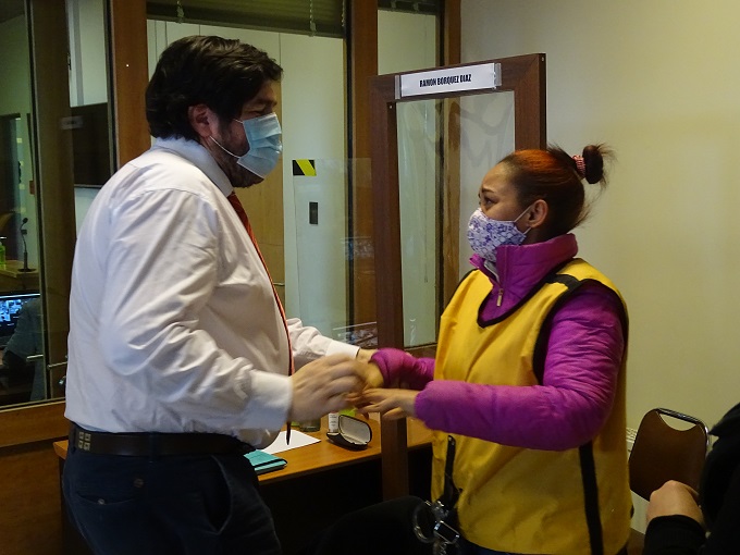 La mujer absuelta agradeci&oacute; el trabajo del defensor p&uacute;blico Ram&oacute;n B&oacute;rquez, quien logr&oacute; que fuera absuelta y recuperara su libertad.