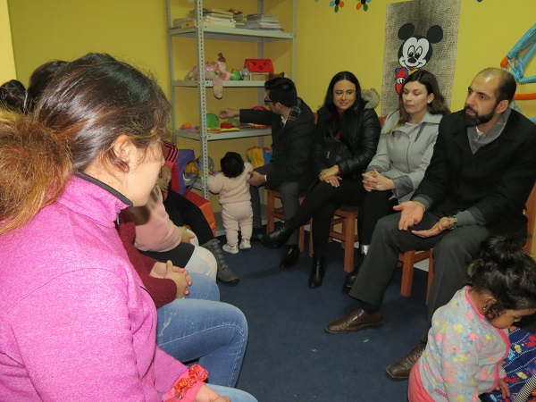 El jefe de Estudios, Rodrigo Flores, junto al equipo de defensa penitenciaria, sostuvo un di&aacute;logo participativo en la c&aacute;rcel de Talca.
